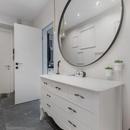 Bloody Lisa Design Apartment